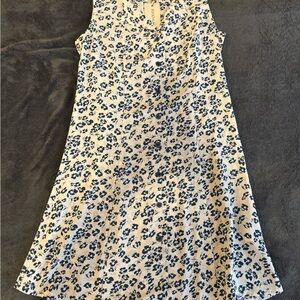Rihoas White and Blue Floral Sleeveless Button Down Dress